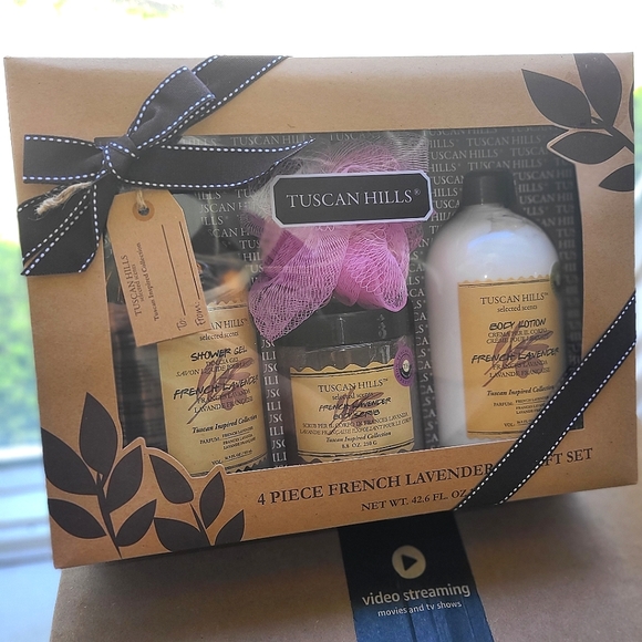 NIB Tuscan Hills 4 Piece French Lavender Spa Gift Set - Picture 2 of 6